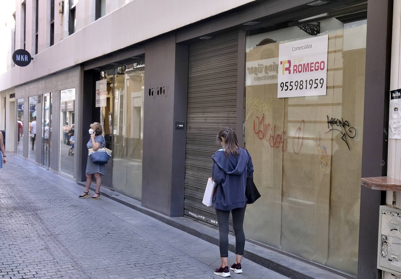 Numerosos negocios del centro de Sevilla echan el cierre