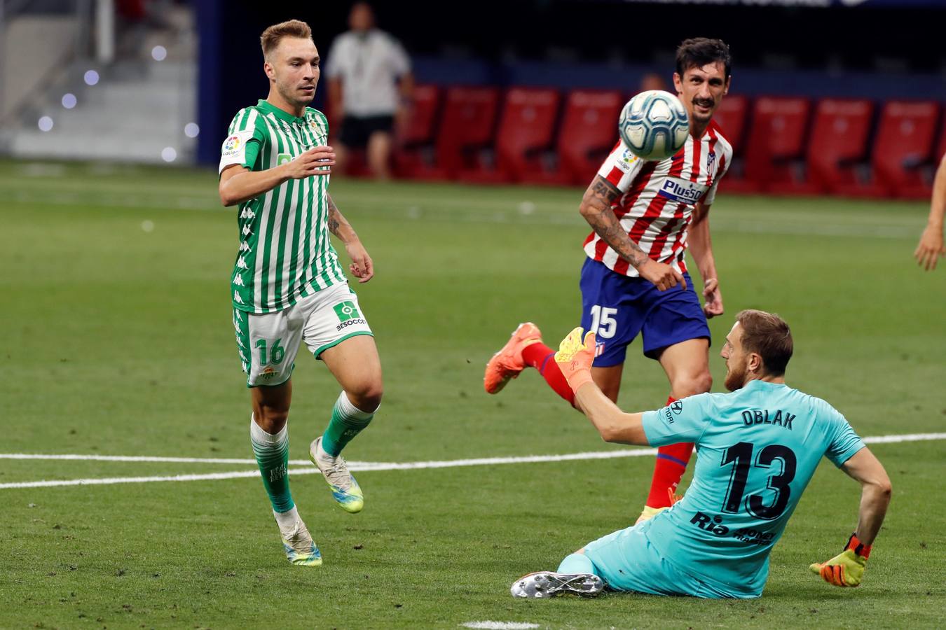 En imágenes, el encuentro entre el Atlético de Madrid y el Betis en el Wanda Metropolitano