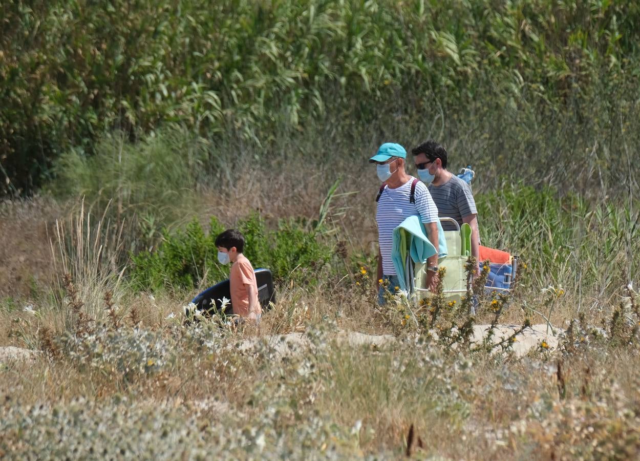 En imágenes, gran afluencia en la playa de Costa Ballena