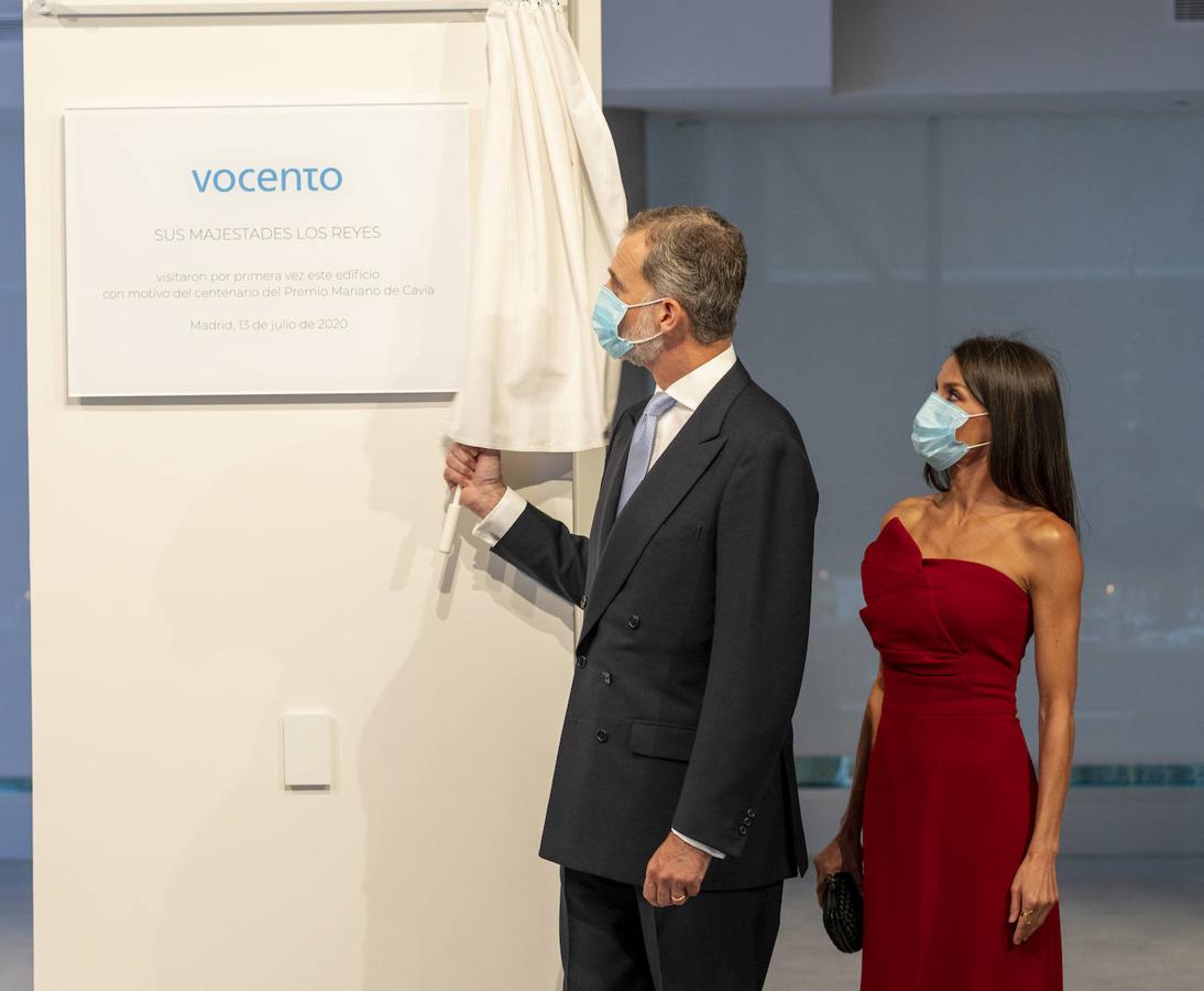 Don Felipe y Doña Letizia, inaugurando la nueva sede de Vocento. 
