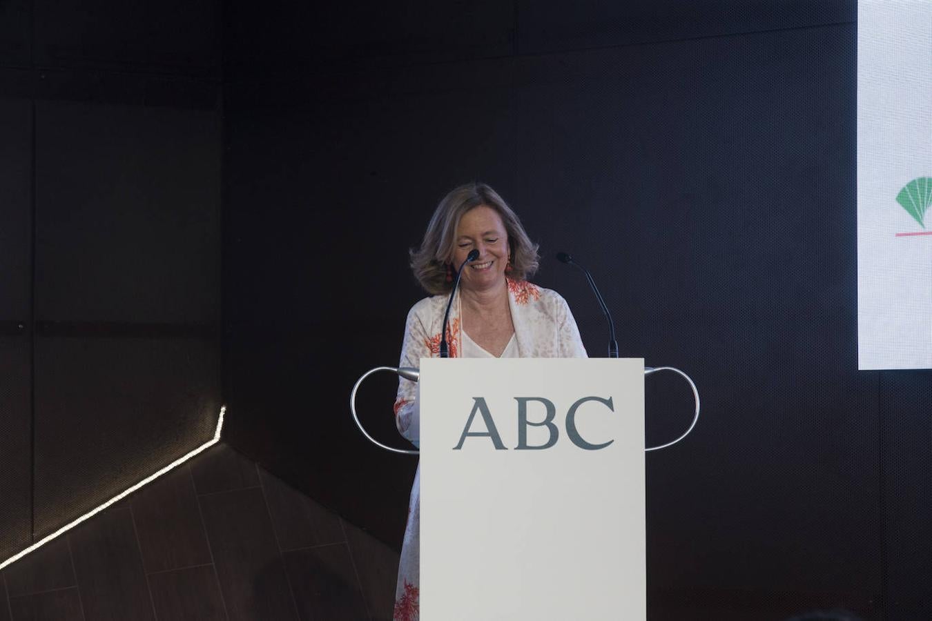 Catalina Luca de Tena, presidenta-editora de ABC, pronuncia su discurso en la ceremonia. 