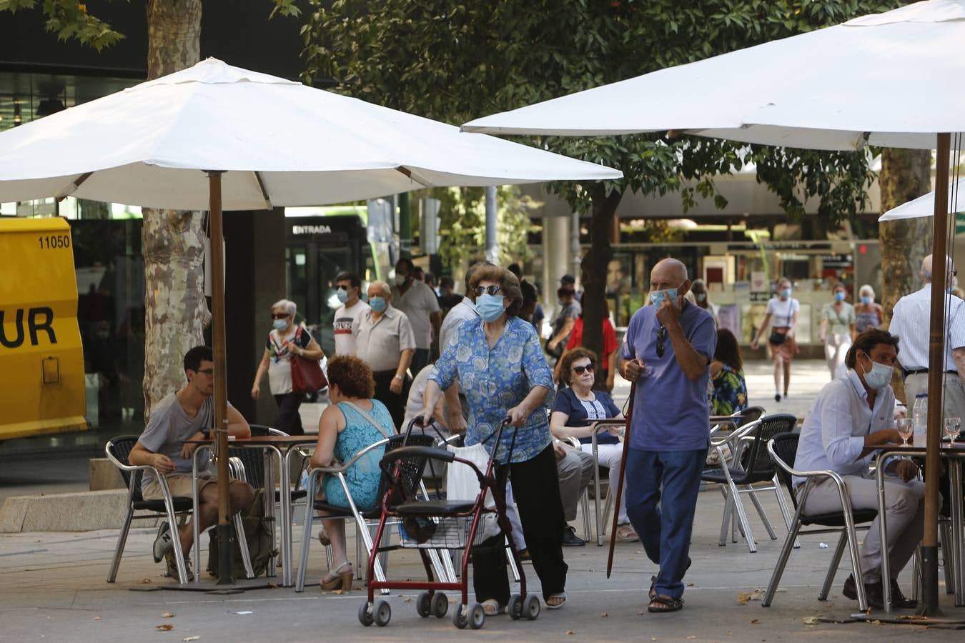 El primer día del uso obligatorio de mascarillas en Córdoba, en imágenes