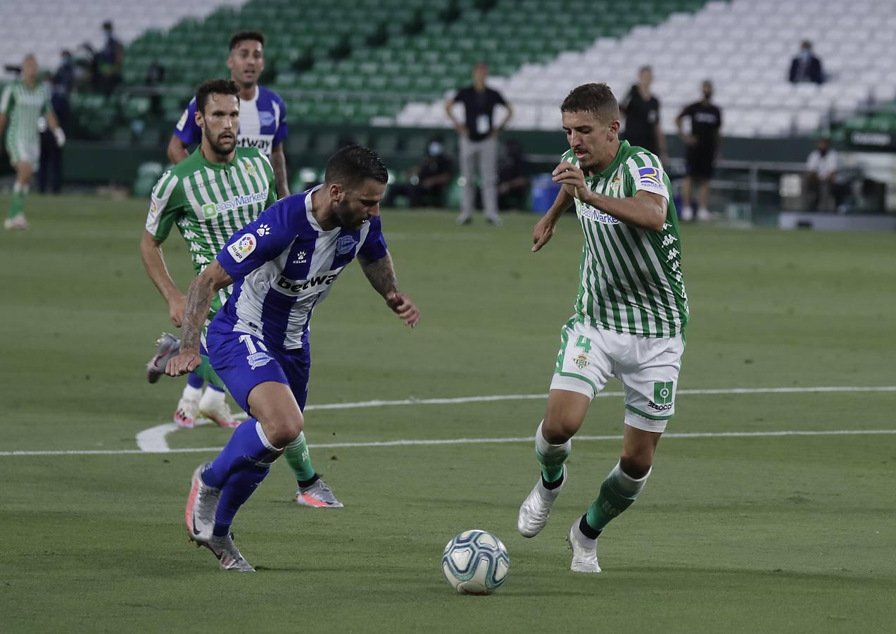 En imágenes, partido entre el Betis y el Alavés en el Benito Villamarín