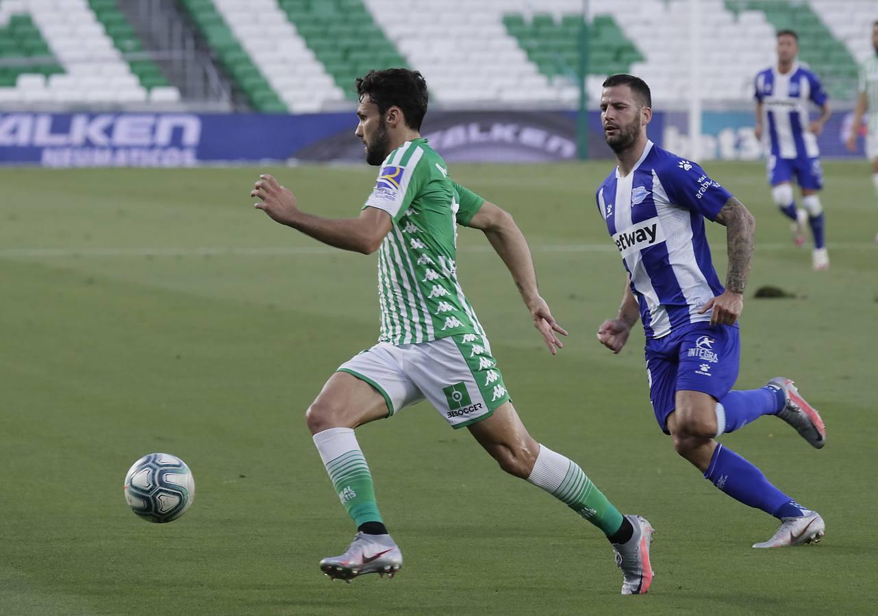 En imágenes, partido entre el Betis y el Alavés en el Benito Villamarín