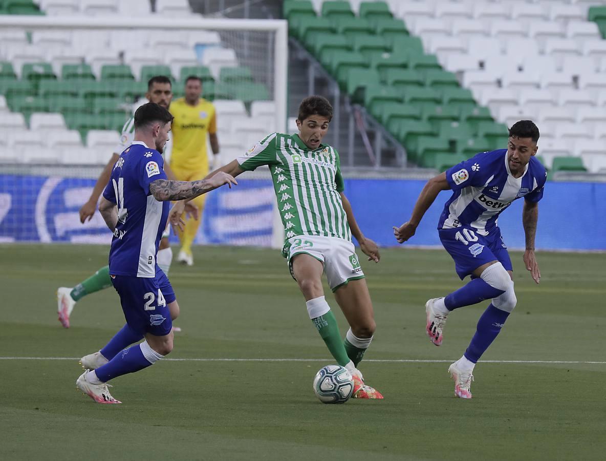 En imágenes, partido entre el Betis y el Alavés en el Benito Villamarín