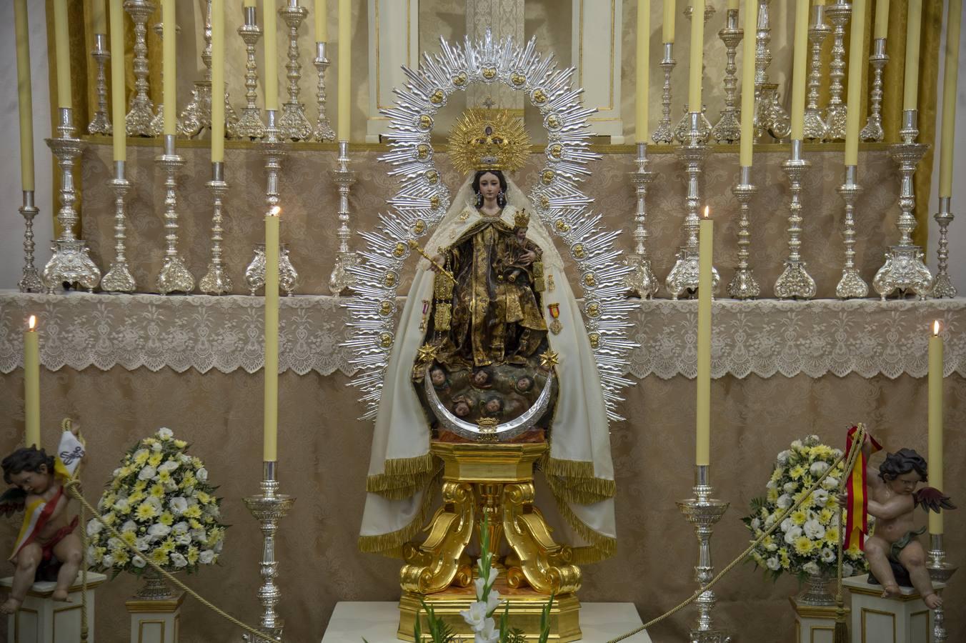 Altar de triduo y veneración del Carmen de Calatrava