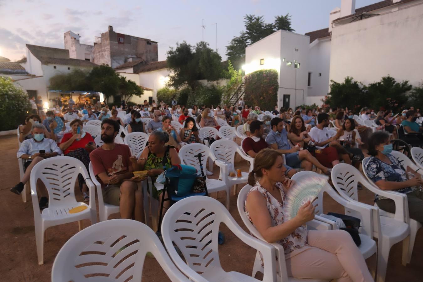 La apertura del cine de verano Fuenseca de Córdoba, en imágenes