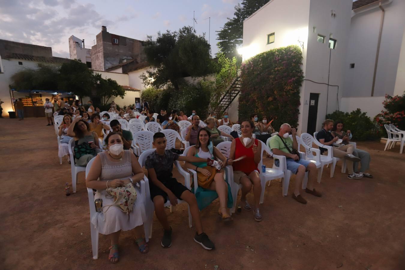 La apertura del cine de verano Fuenseca de Córdoba, en imágenes