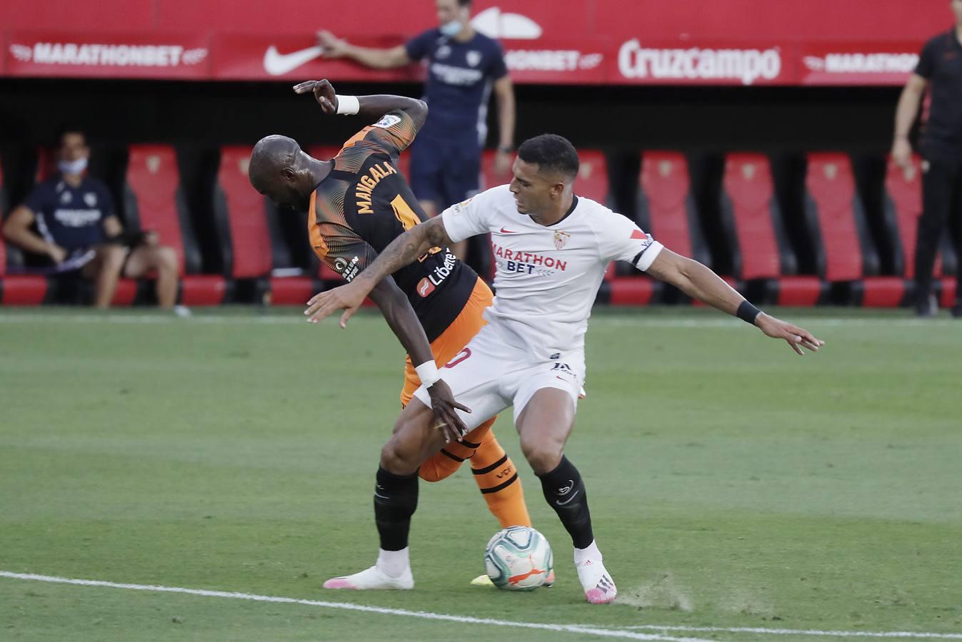 El partido entre el Sevilla y el Valencia, en imágenes