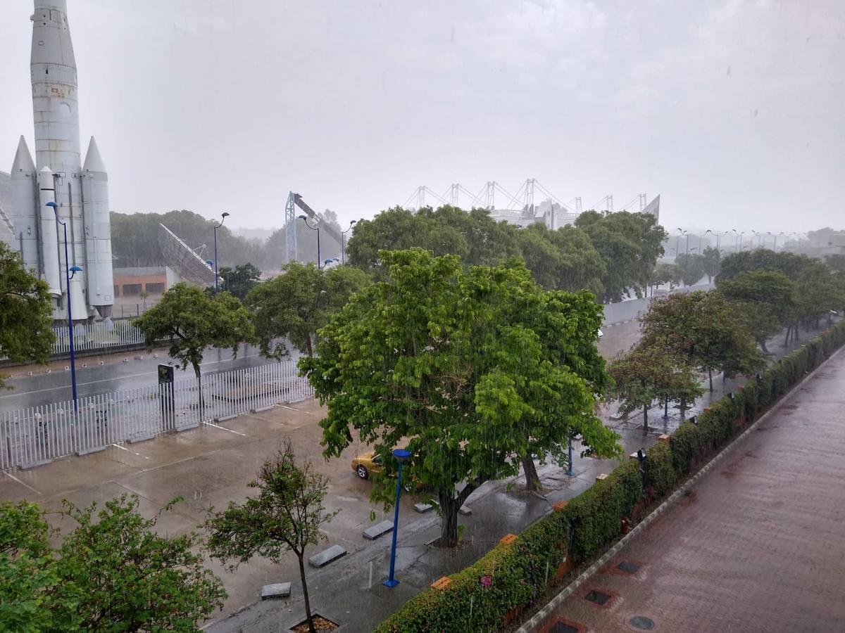 Las imágenes de la tormenta de granizo que ha caído este martes en Sevilla