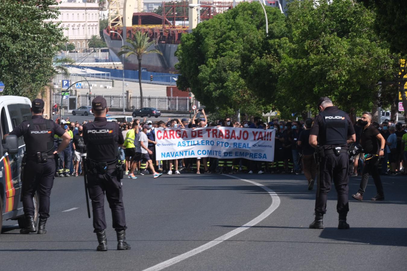 FOTOS: Los Astilleros de la Bahía de Cádiz salen a la calle a pedir auxilio