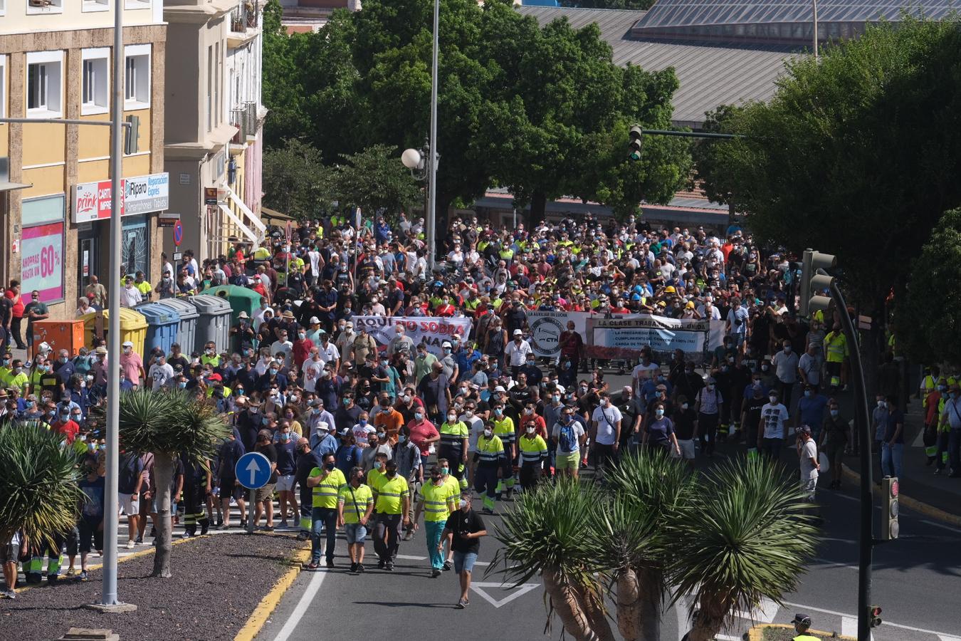 FOTOS: Los Astilleros de la Bahía de Cádiz salen a la calle a pedir auxilio