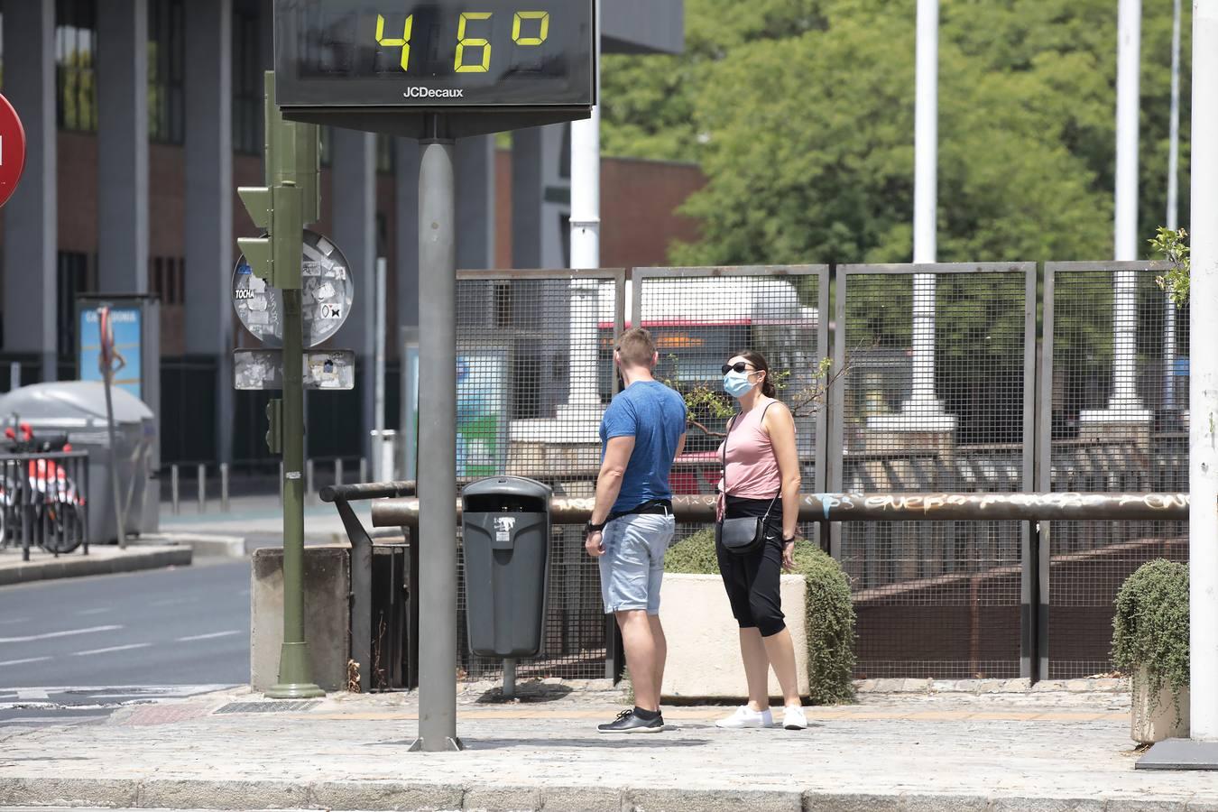 El calor azota las calles de Sevilla