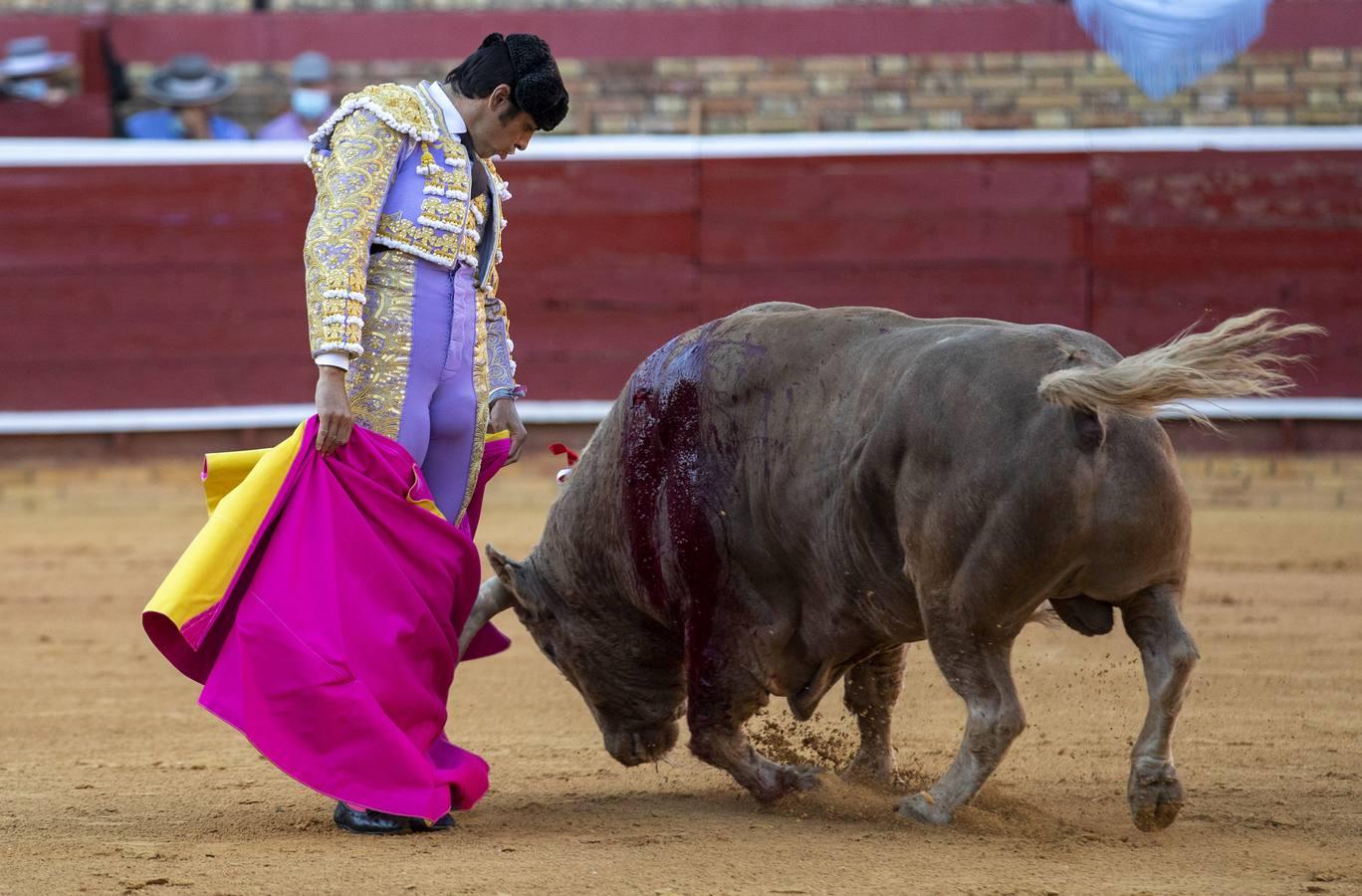 En imágenes, la primera corrida de toros de las Colombinas