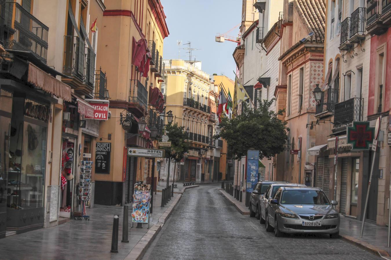 En imágenes, Sevilla se queda vacía con la llegada del mes de agosto