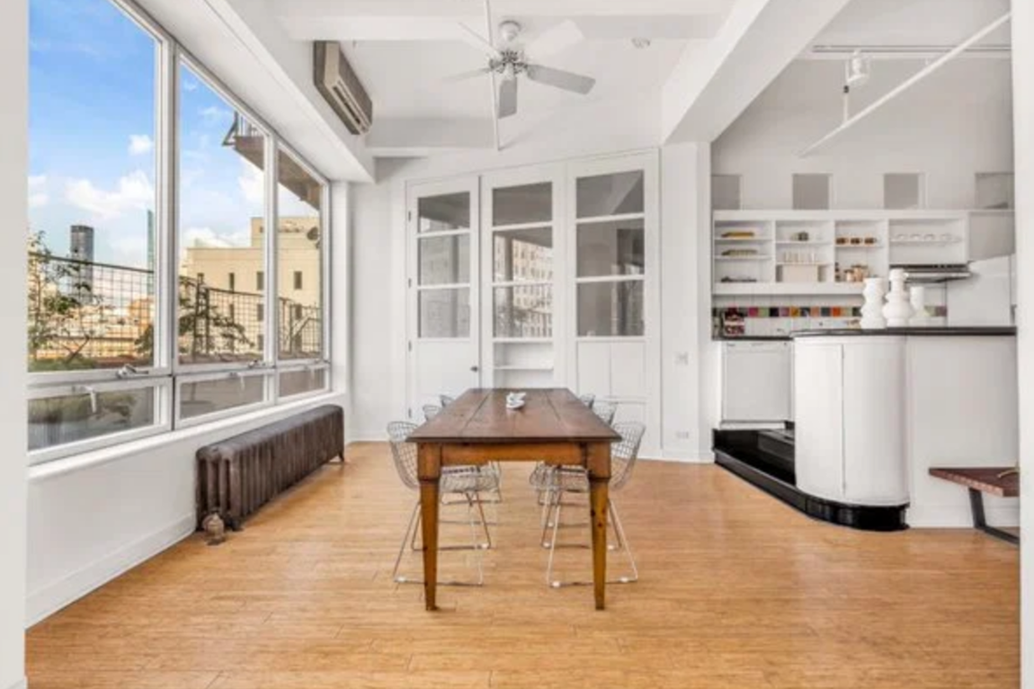 El dúplex de diseño de Susan Sarandon. El segundo piso está destinado a los huéspedes y cuenta con tres habitaciones, dos baños y una segunda cocina.