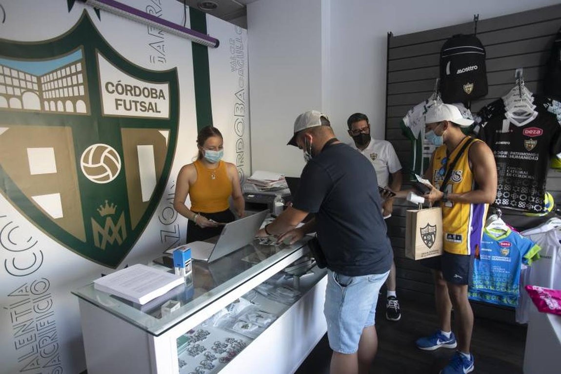 El inicio de la campaña de abonos del Córdoba Patrimonio, en imágenes