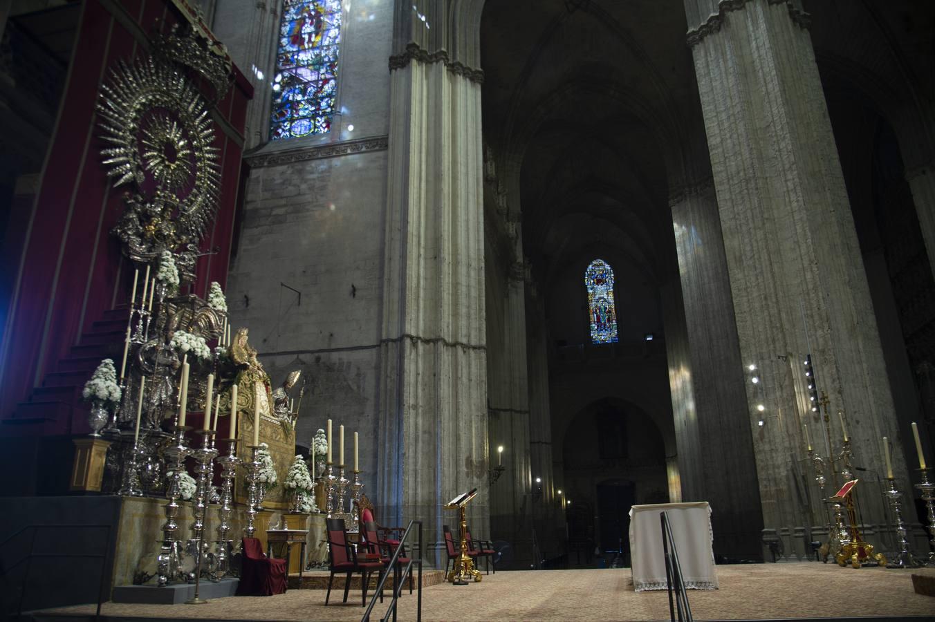 Altar de novena de la Virgen de los Reyes