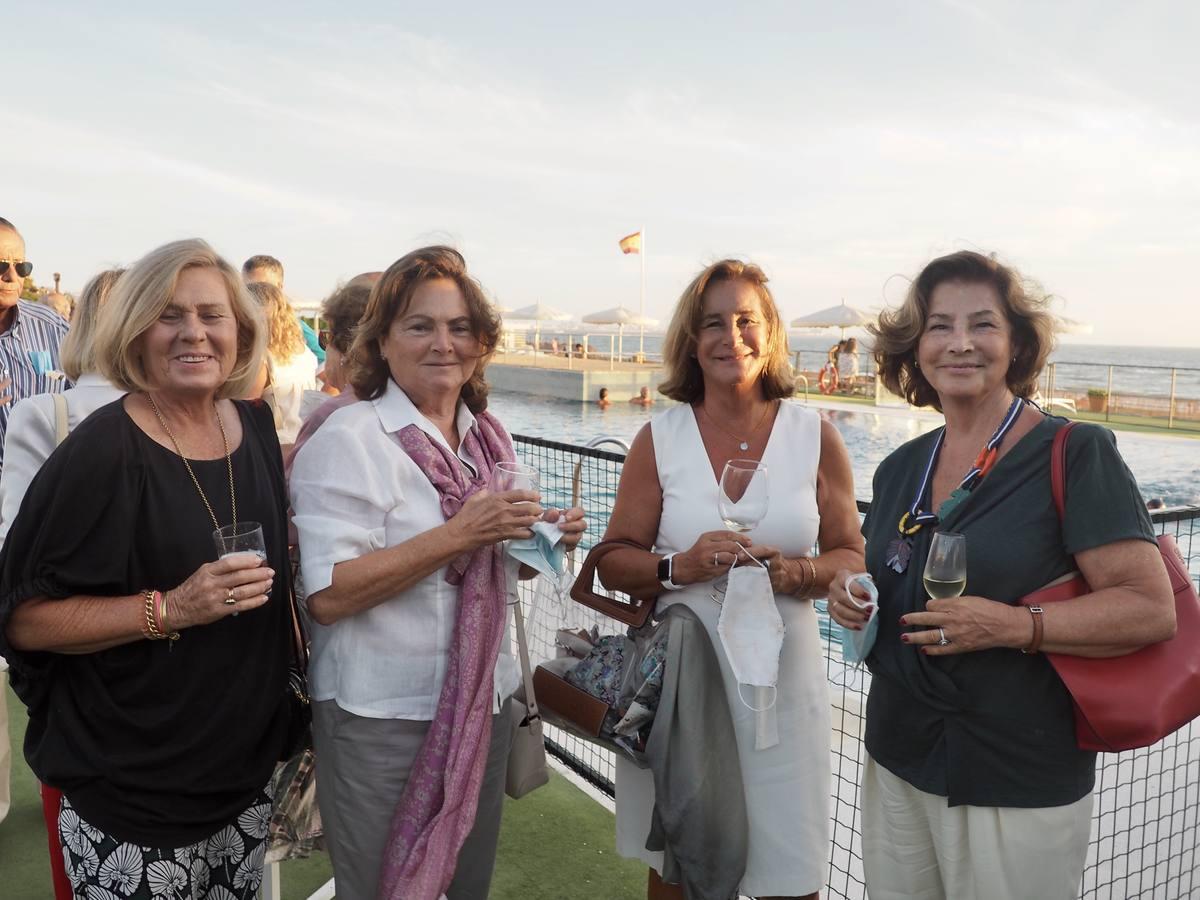 Rosario Pastor, Rocio Osborne, Carmen y Almudena Díaz-Gálvez. 