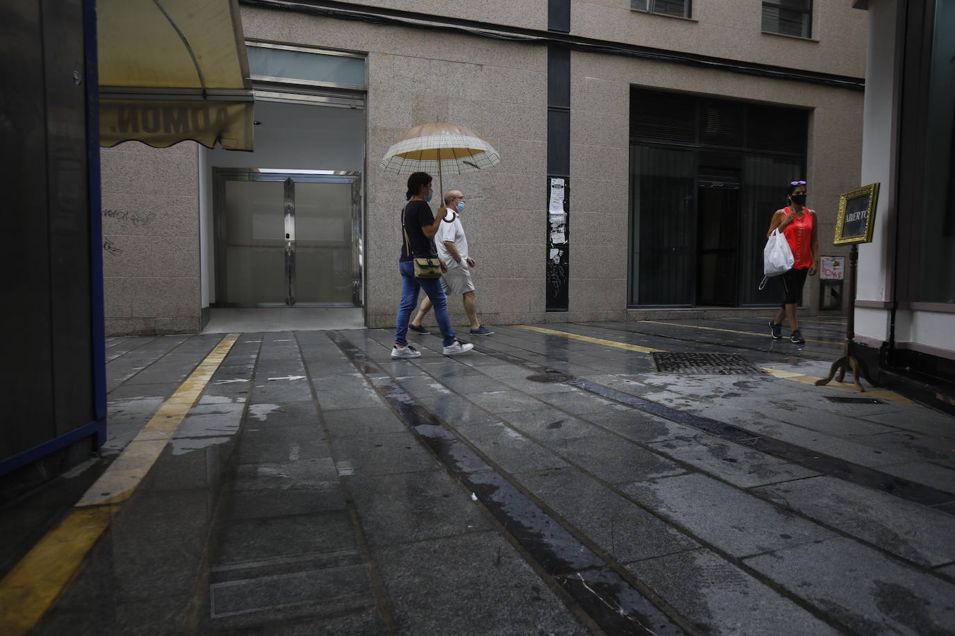 El lluvioso lunes en Córdoba, en imágenes