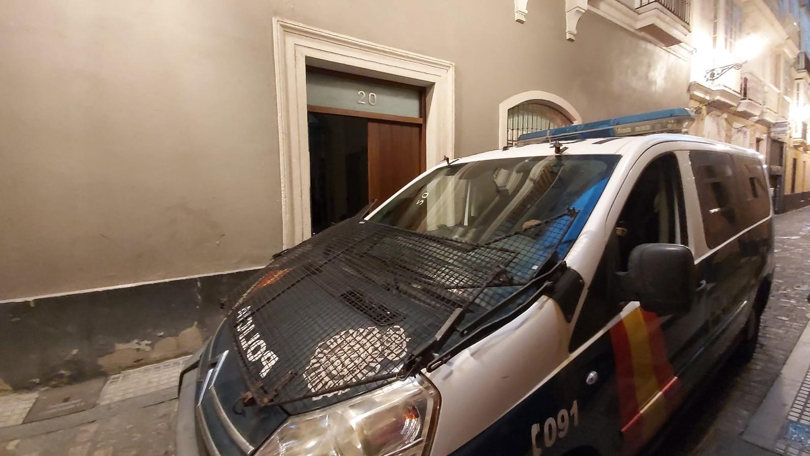 FOTOS: golpe policial contra la droga en la calle Feduchy de Cádiz