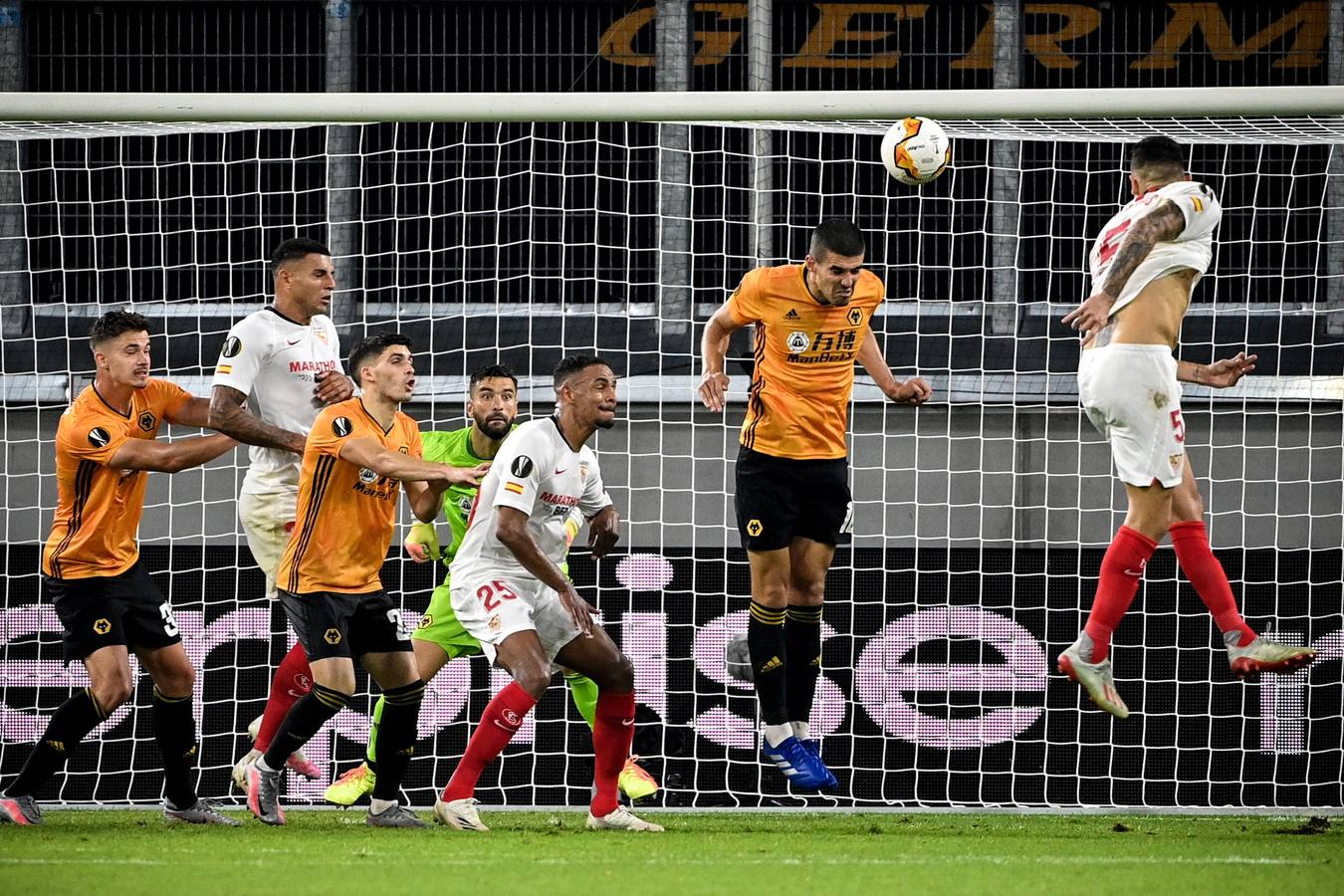 Las mejores imágenes del partido Sevilla - Wolverhampton