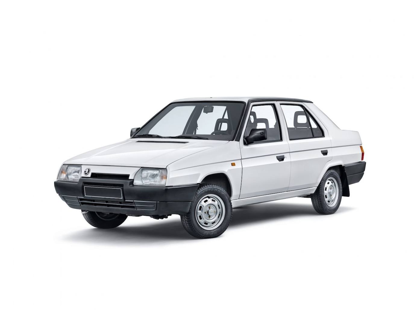 En 1987, se empieza a fabricar el ŠKODA FAVORIT, un modelo muy esperado y totalmente nuevo. En marzo de 1991, Skoda se fusiona con Volkswagen y pasa a ser miembro del Grupo Volkswagen.