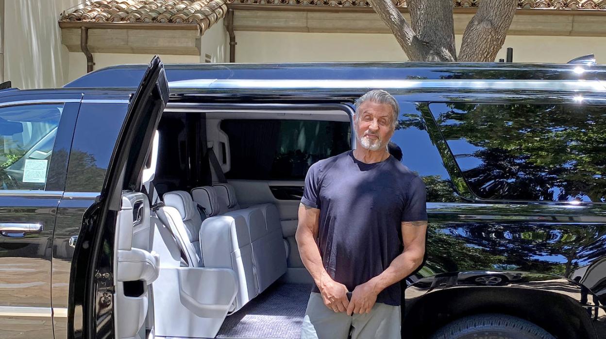 El Cadillac de lujo «con especificaciones militares» de Silvester Stallone