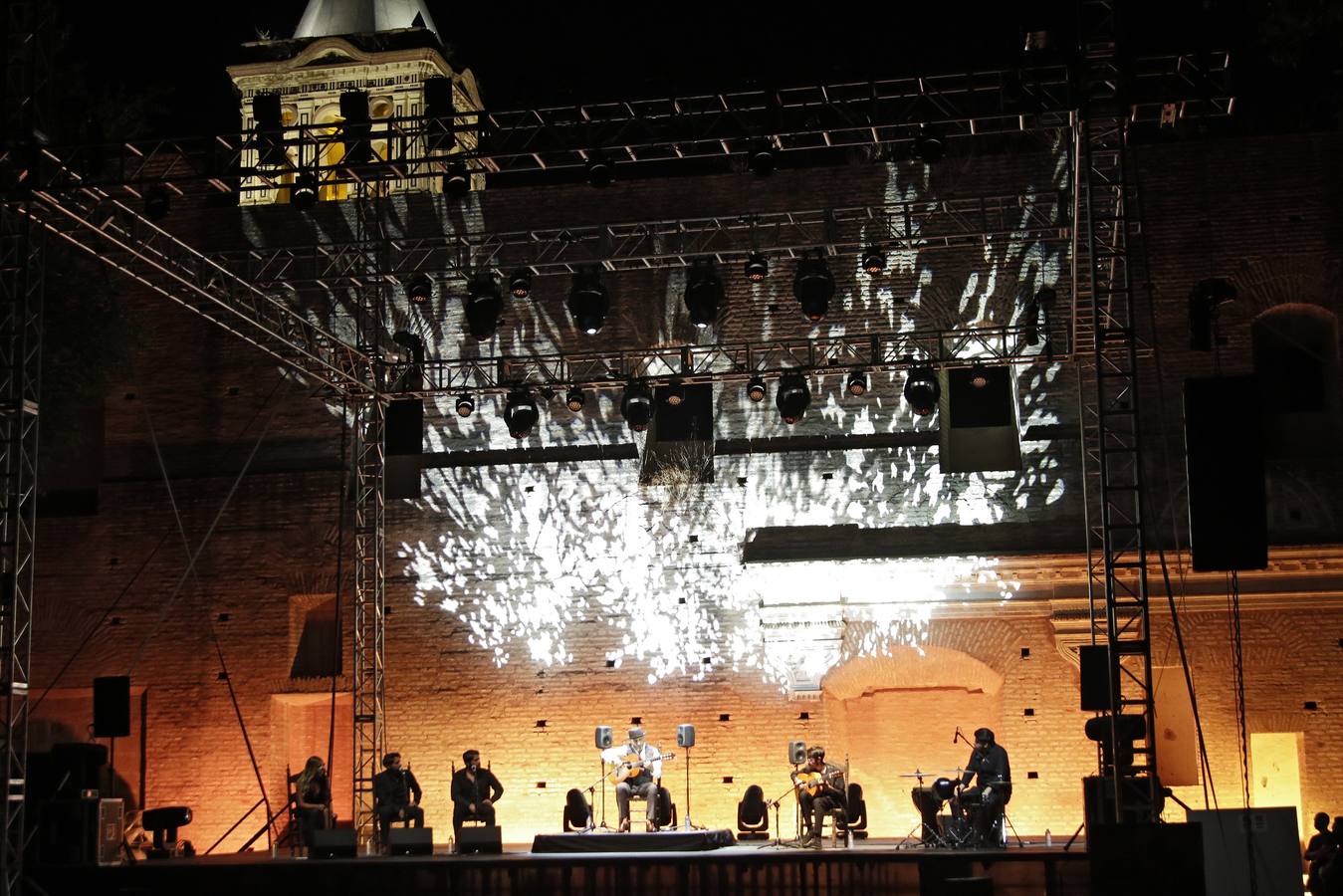 La Bienal de Flamenco alza el telón, en imágenes