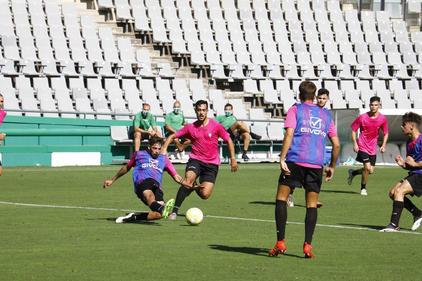 El triunfo del Córdoba CF ante el Córdoba B, en imágenes