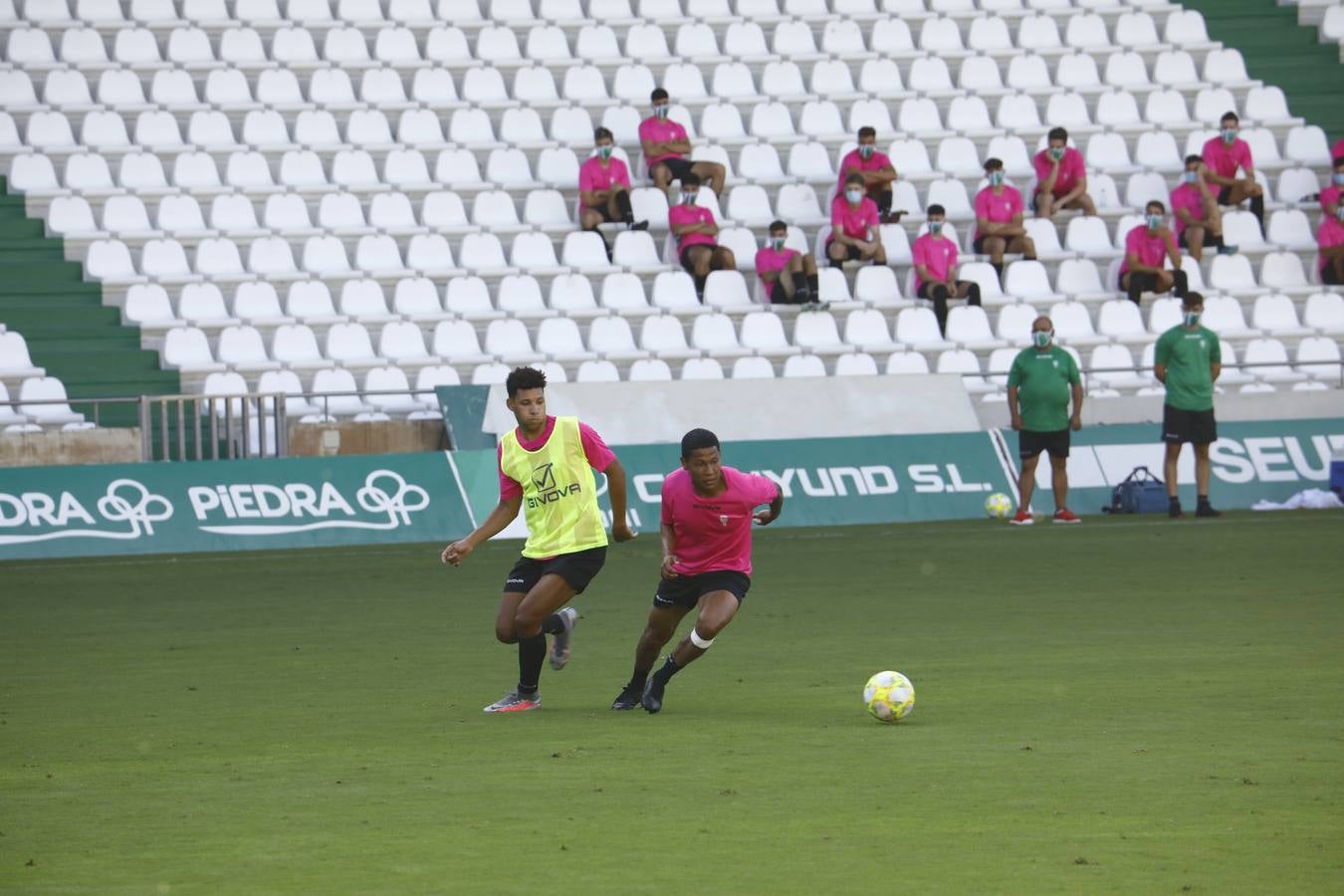 El triunfo del Córdoba CF ante el Córdoba B, en imágenes