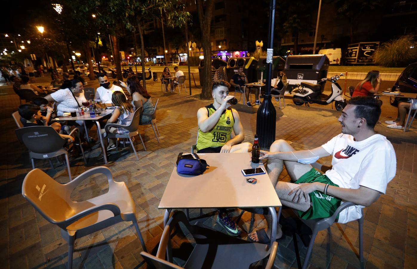 Las nuevas restricciones en la hostelería de Córdoba, en imágenes