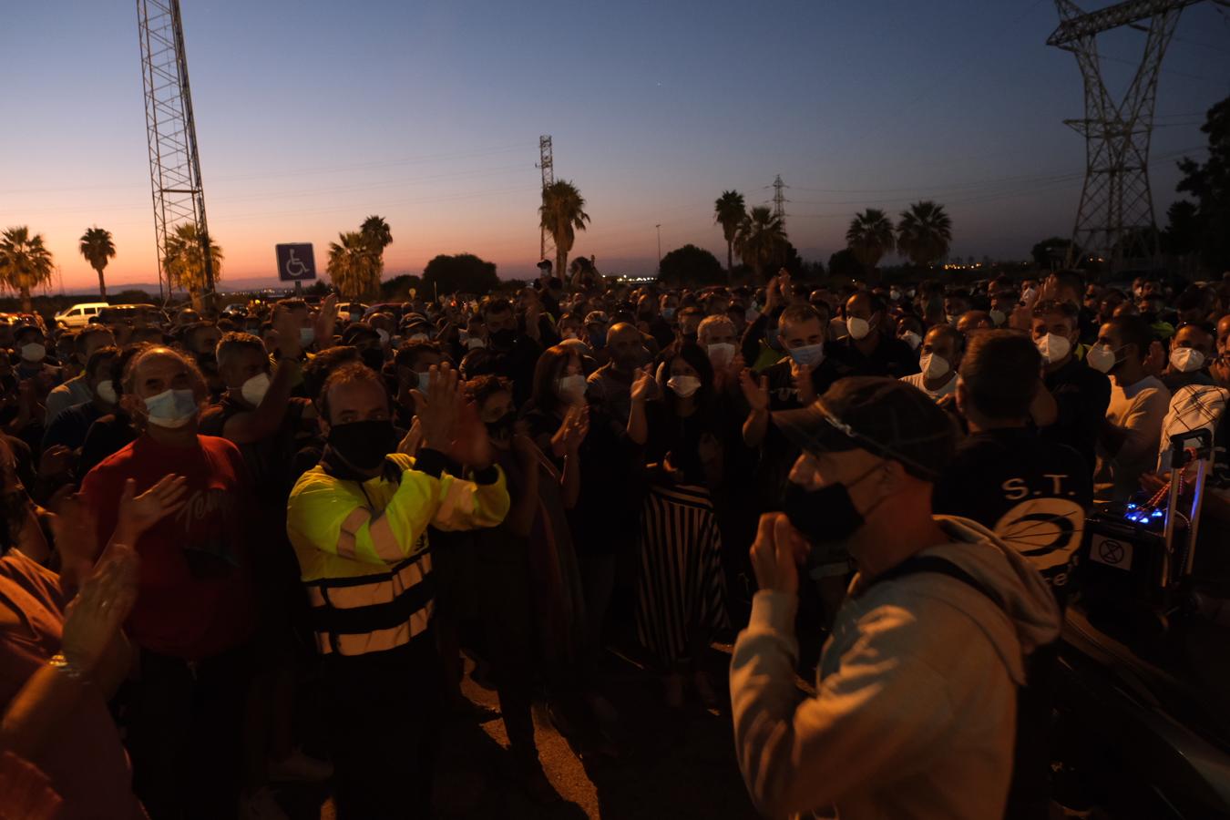 Fotos: Tercera jornada de paro y crispación en el Astillero de Puerto Real