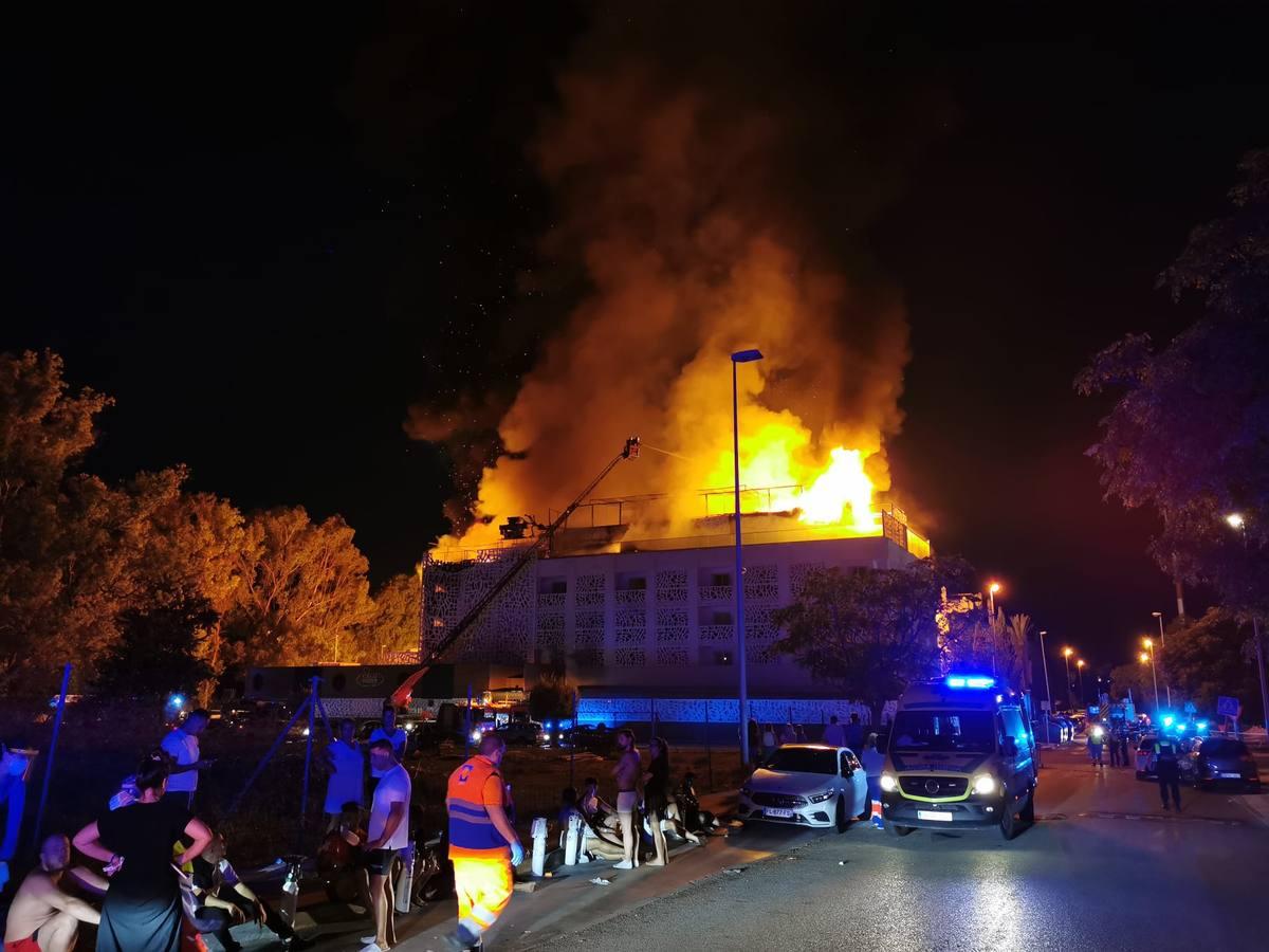 Un muerto y casi una decena de heridos en el incendio del hotel Sisu Boutique en Marbella