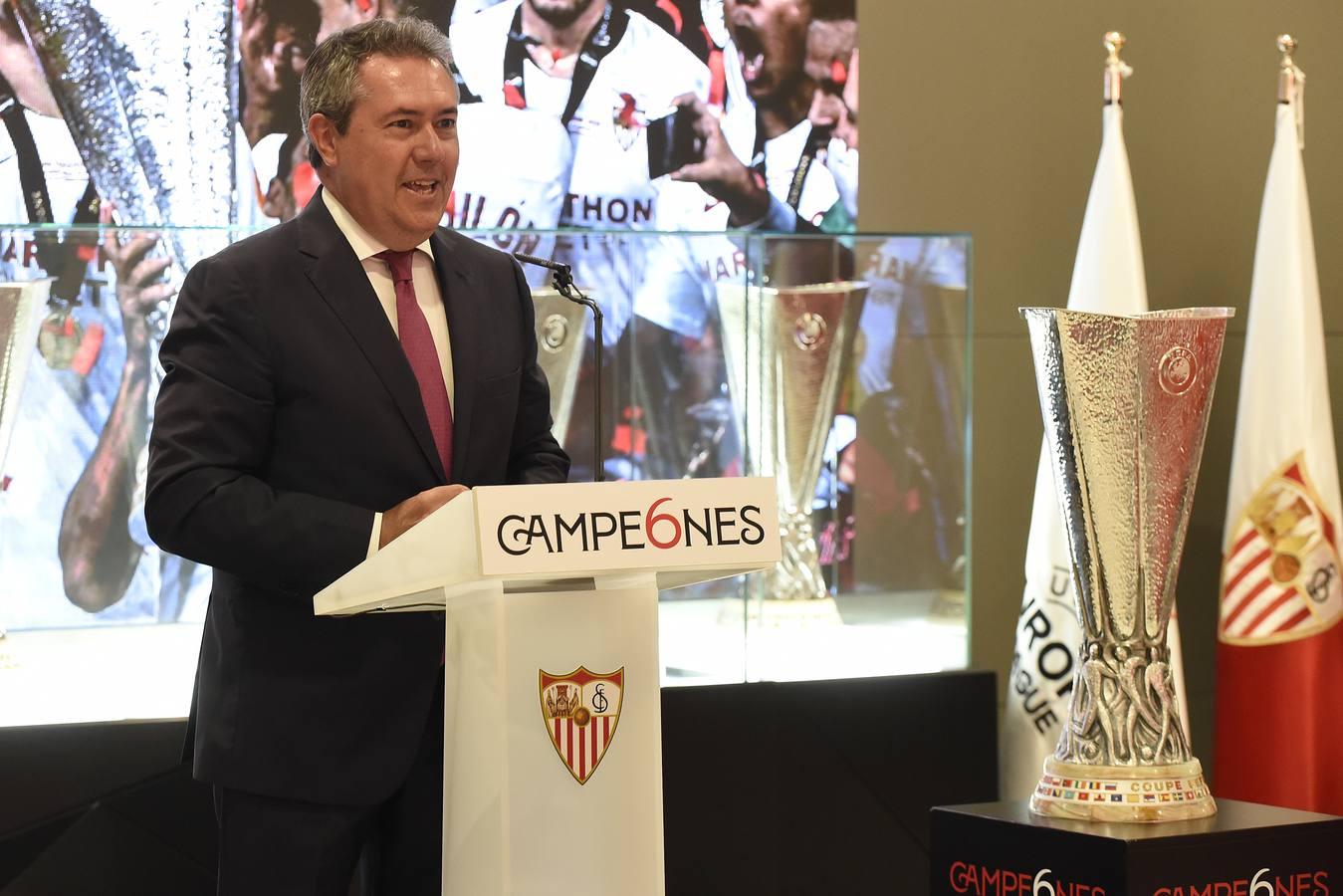 Los actos oficiales tras la llegada de la copa a Sevilla, en imágenes