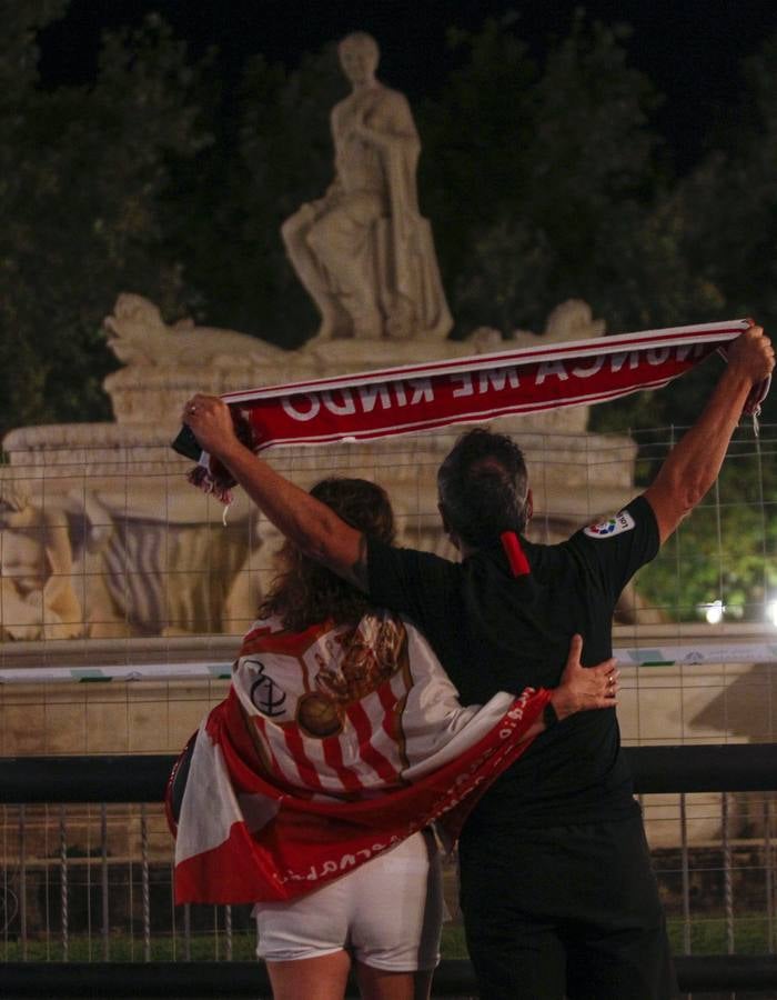 Sevilla FC - Inter de Milán: en imágenes, así han vivido la victoria rojiblanca los sevillistas