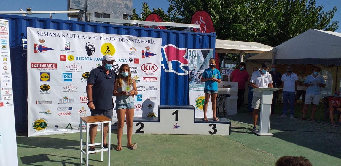 Entrega de premio Rafael Martín-Prat a Carmen Martín Prat.. 