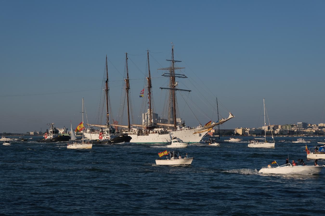 El Juan Sebastián de Elcano inicia su crucero de instrucción más complicado