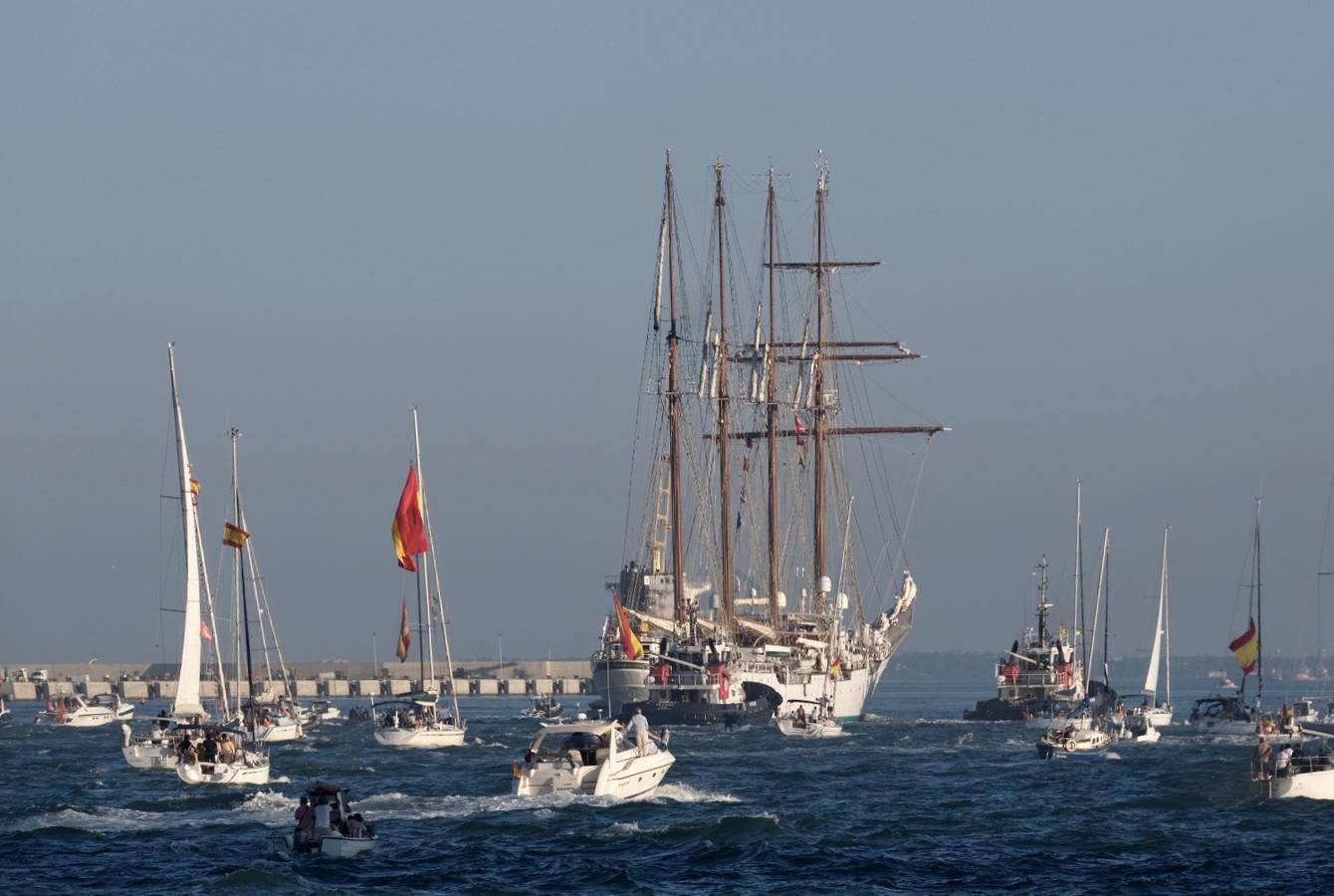 FOTOS: Elcano inicia su XCIII Crucero de Instrucción en homenaje a la primera vuelta al mundo