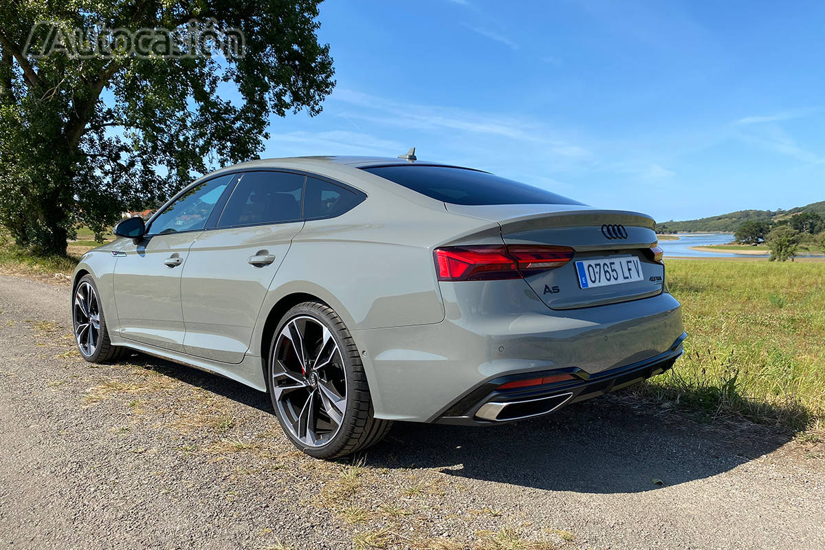 El Audi A4 40 TDI alcanza una velocidad punta de 210 km/h.