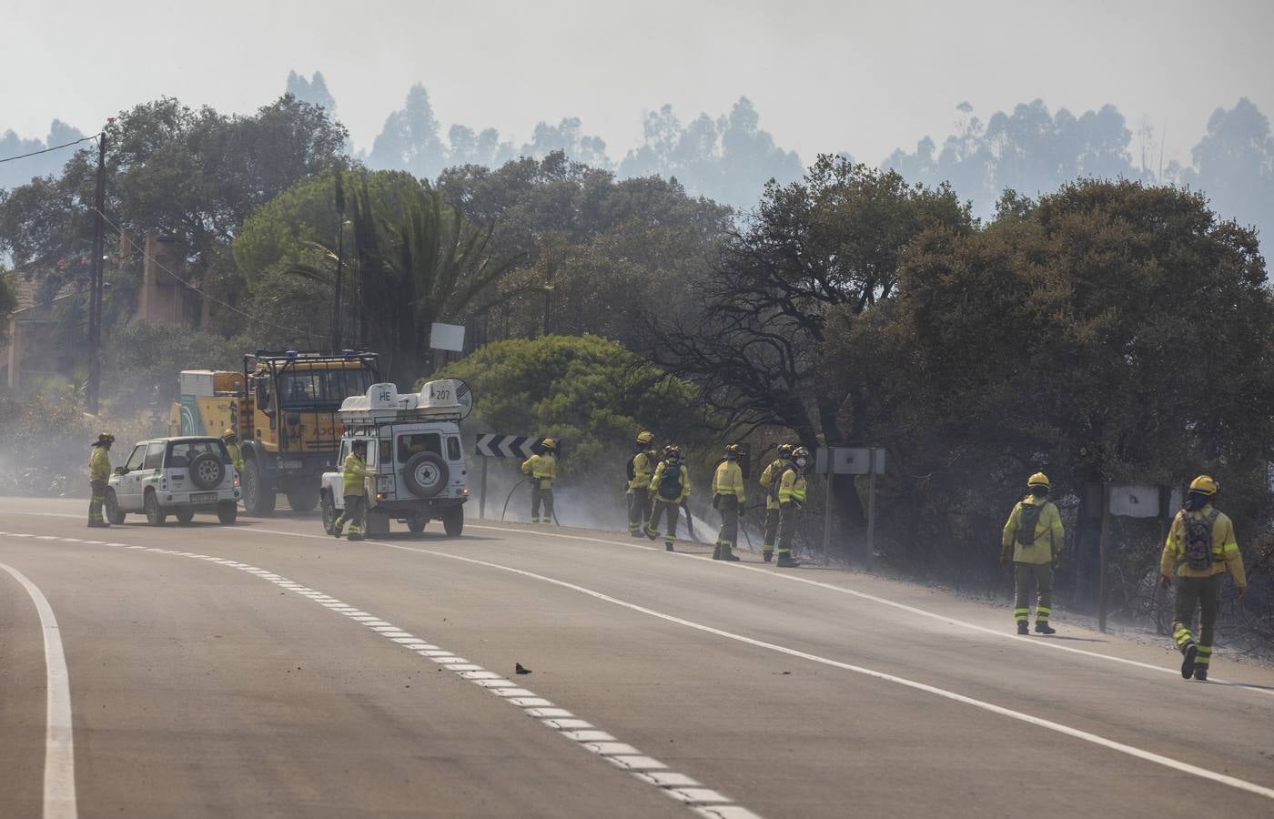 El incendio de Huelva continúa avanzando sin control, en imágenes