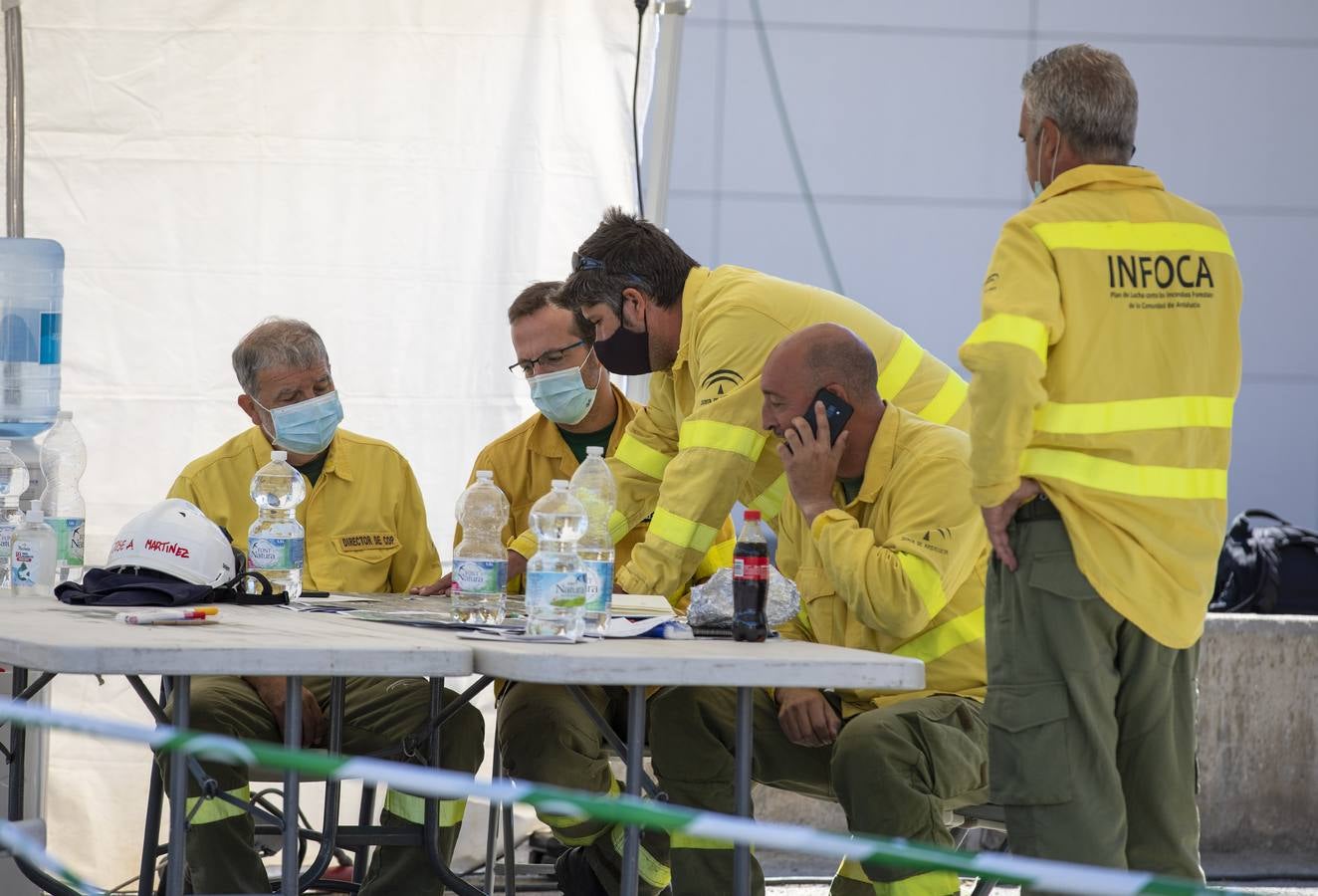 El incendio de Huelva continúa avanzando sin control, en imágenes