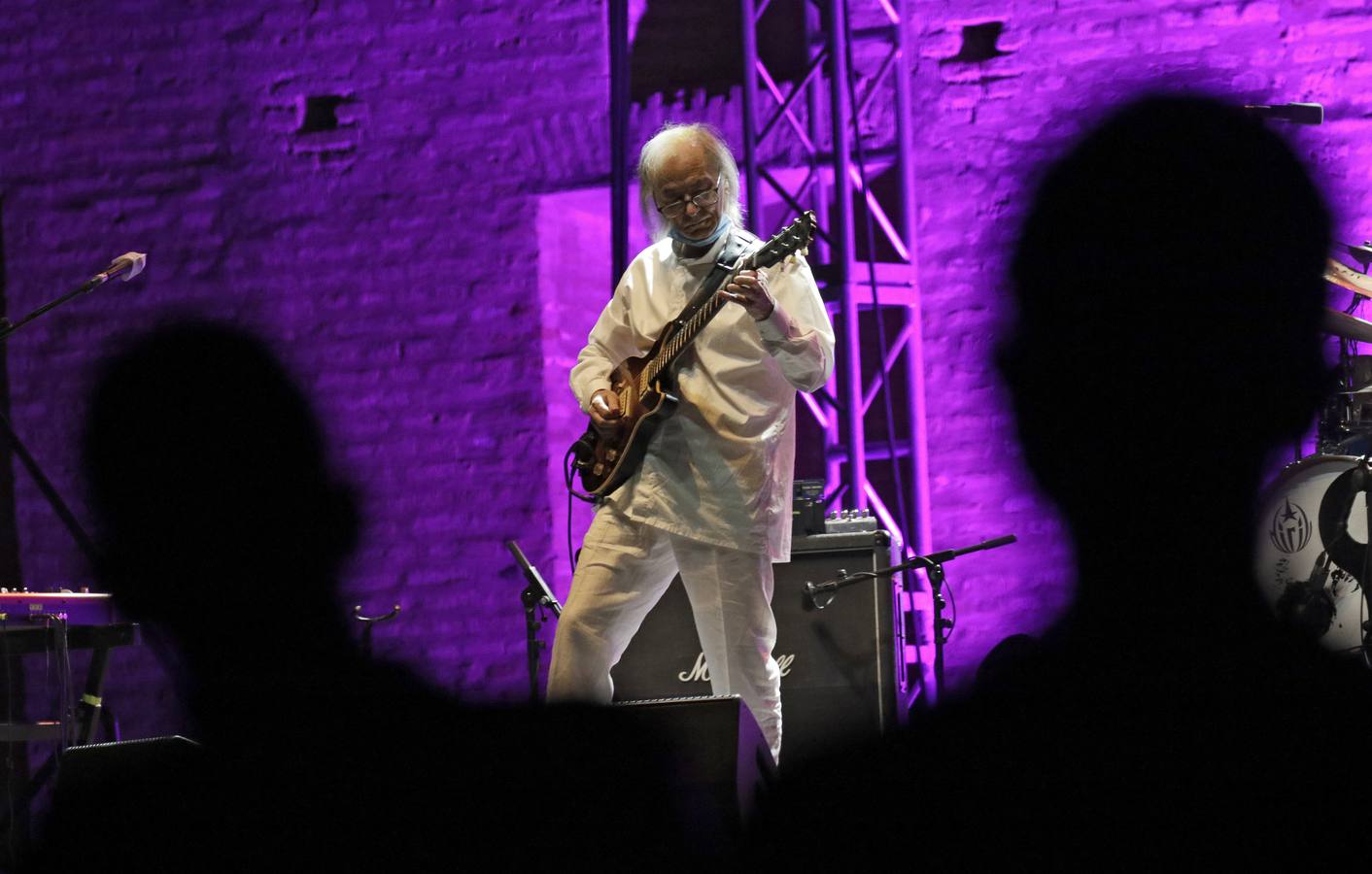 Gualberto García derrocha todo su «Duende eléctrico» en la Bienal de Flamenco