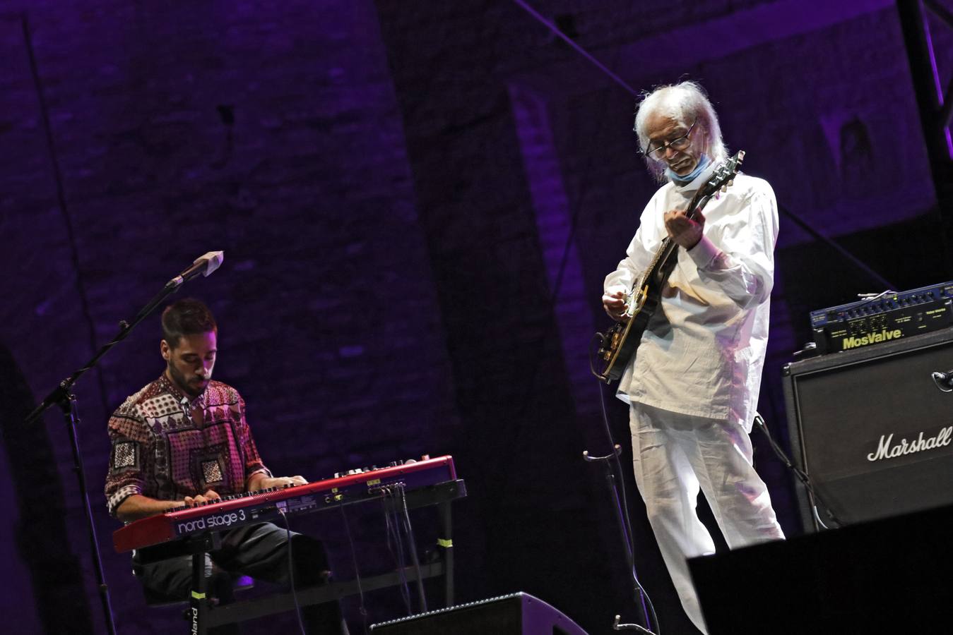 Gualberto García derrocha todo su «Duende eléctrico» en la Bienal de Flamenco