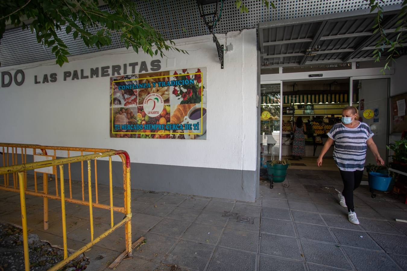 La actividad vuelve al Mercado de Las Palmeritas de Sevilla tras 21 días de cierre