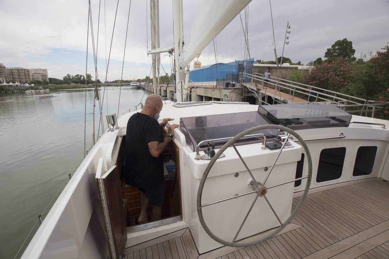 El velero Íbero III amarra en Sevilla para contar la Primera Vuelta al Mundo