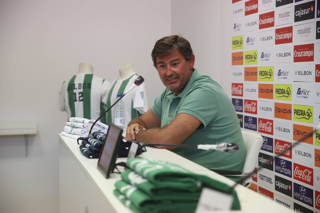 Las nuevas camisetas unisex del Córdoba CF en Silbon, en imágenes