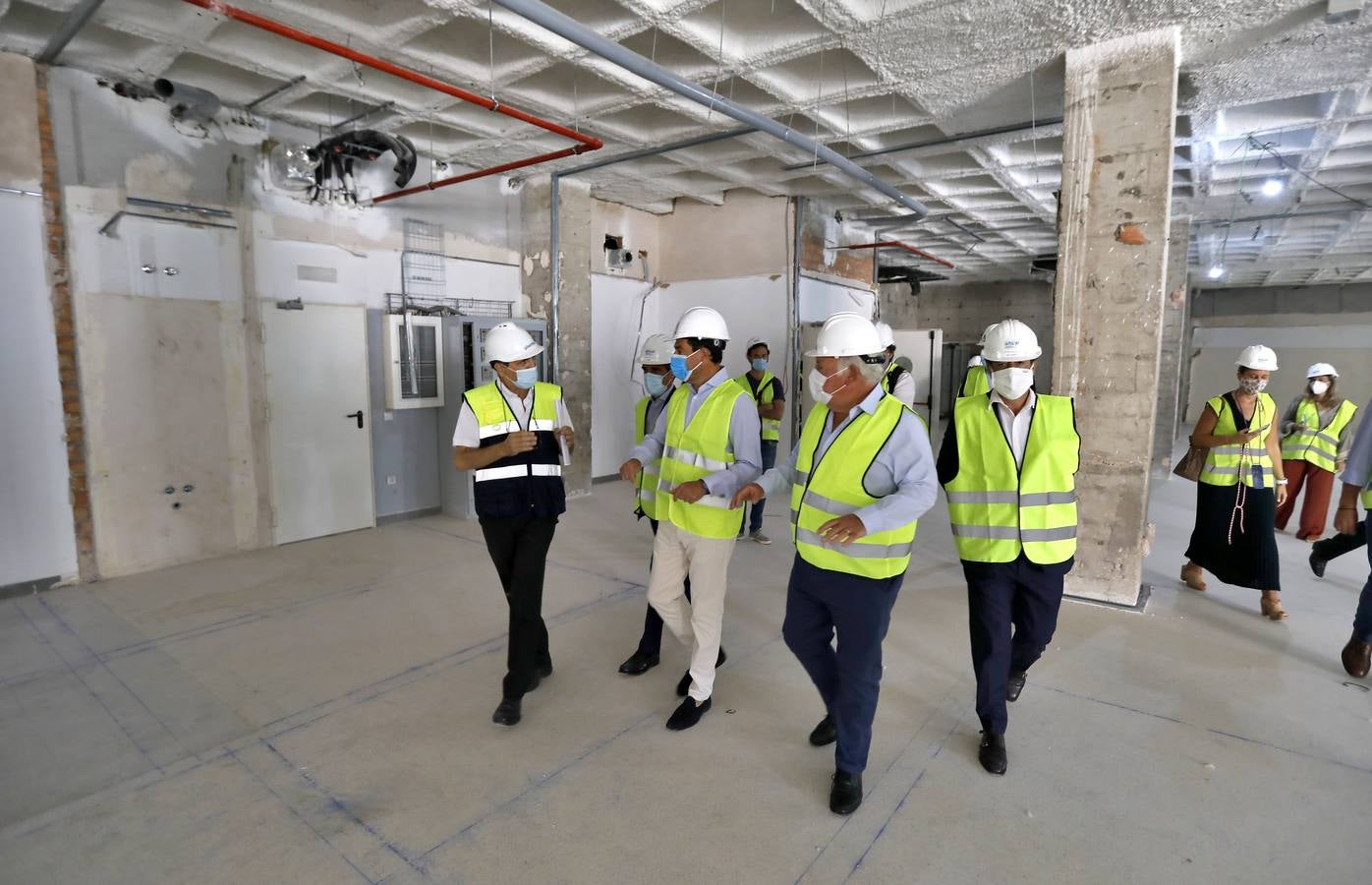 Moreno visita las obras de rehabilitación del antiguo Hospital Militar Vigil de Quiñones