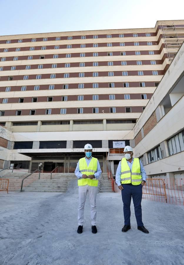 Moreno visita las obras de rehabilitación del antiguo Hospital Militar Vigil de Quiñones