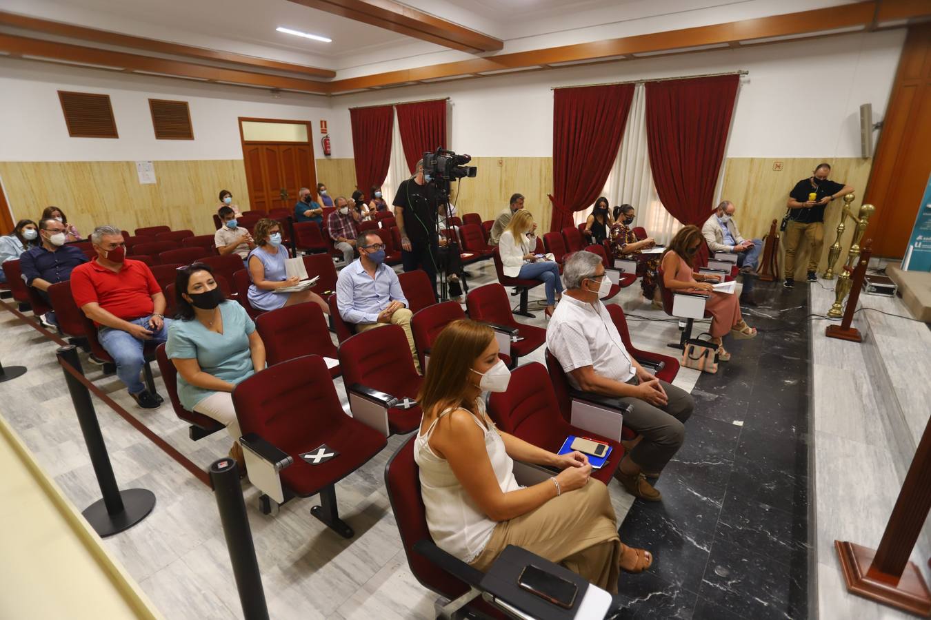 El primer Pleno septiembre del Ayuntamiento de Córdoba, en imágenes